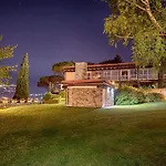 Villa Meraviglia - Private With Garden, Pool And Breathtaking Views